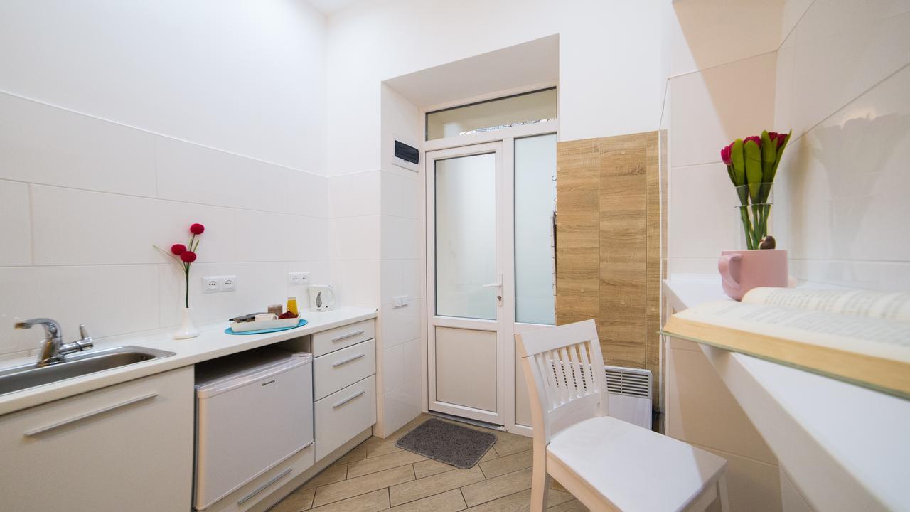 Smart Apartment On Filatova Lviv Exteriör bild