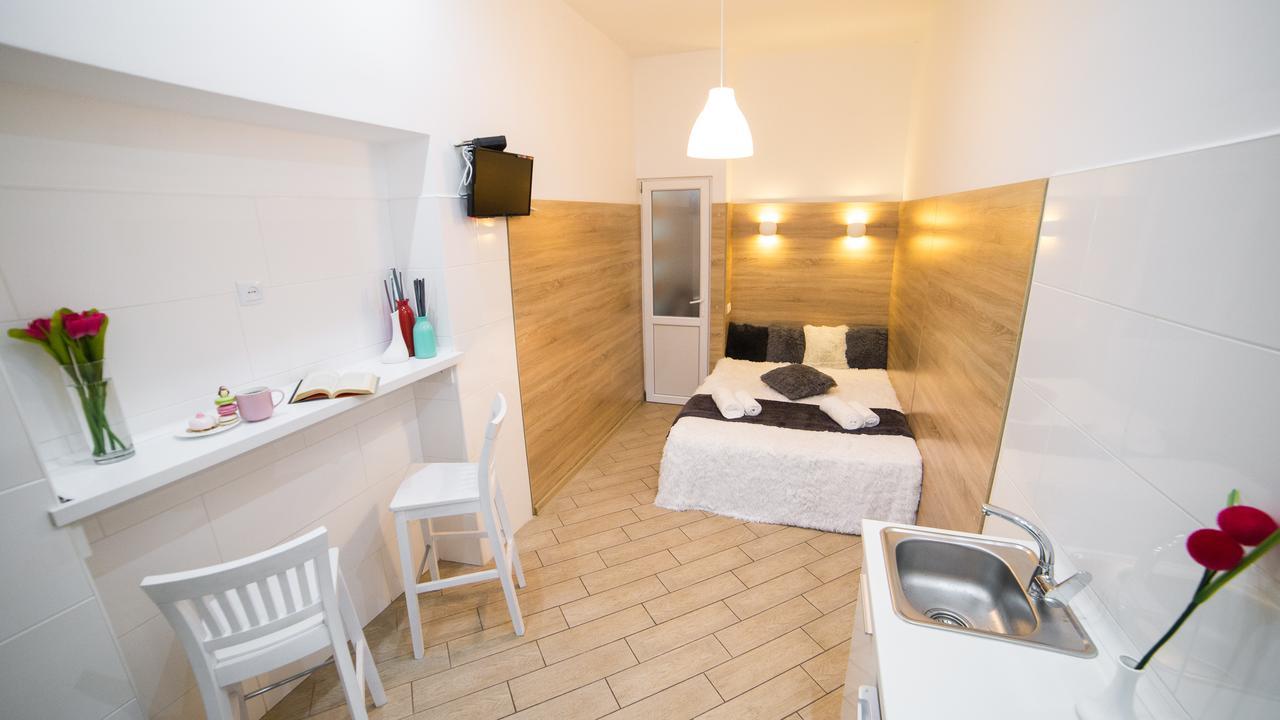 Smart Apartment On Filatova Lviv Exteriör bild