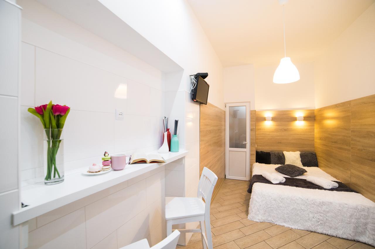 Smart Apartment On Filatova Lviv Exteriör bild